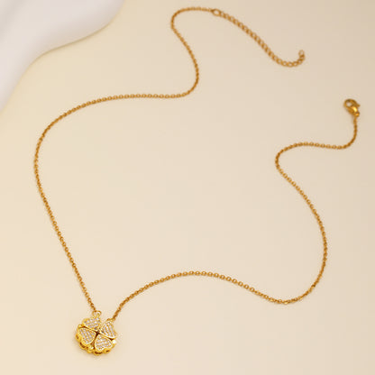 Zircon Heart-shaped Necklace with a Magnetic Folding Four Leaf Heart-shaped Connection
